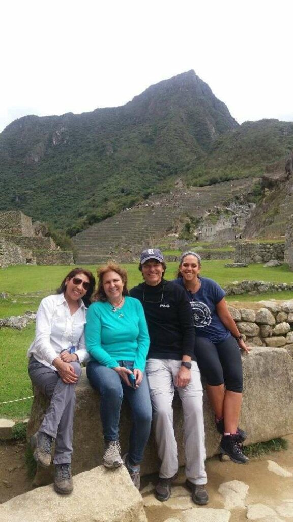 guide and family in ollantaytambo