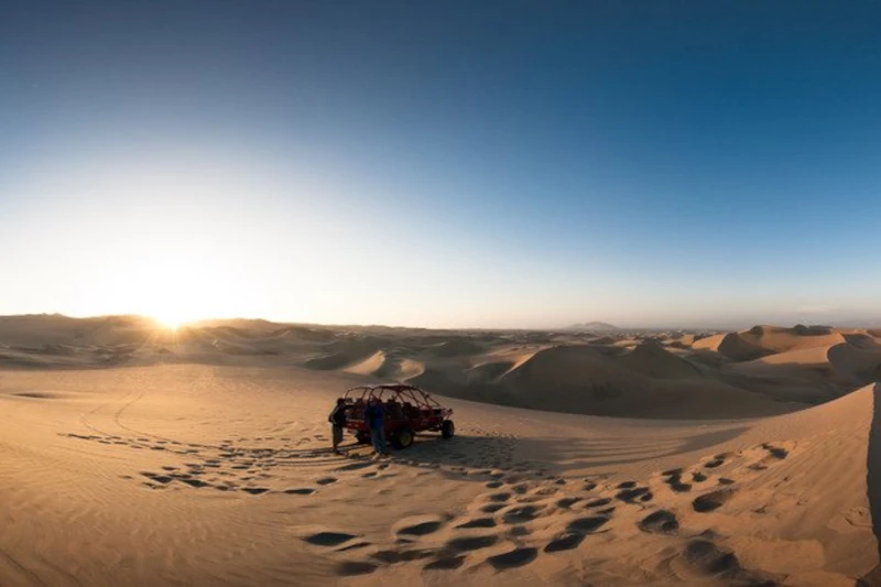 HUACACHINA OASIS PERU